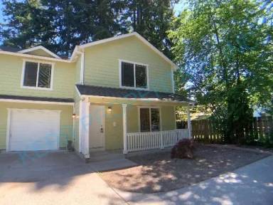 Main picture of 1044 NE 106th Ave