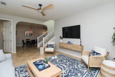 Main picture of 9025 Alturas St