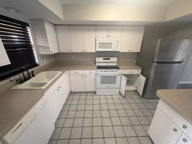 Main picture of 706 SE 13th Ct