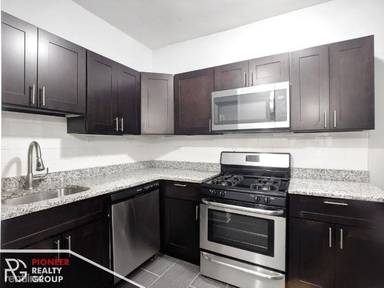 Main picture of Edgewater Gardens Apartments