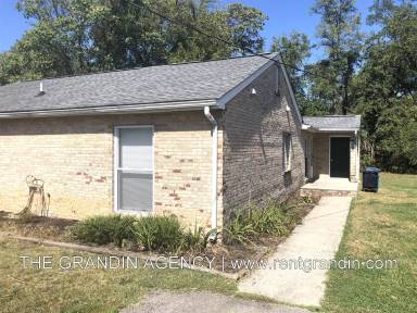 Main picture of 926 Kyle Ave NE