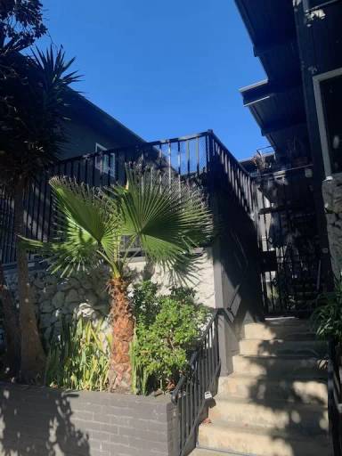 Main picture of 7555 De Longpre Ave