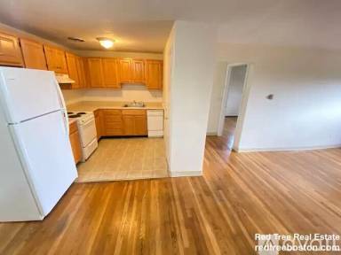 Main picture of 8 Riverside St