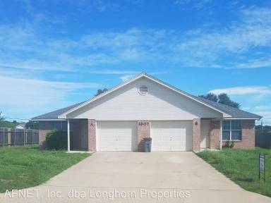 Main picture of 1607 Pima Trl