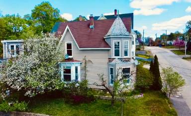 Main picture of 468 Merrimack St