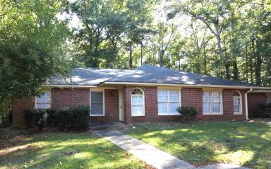 Main picture of 1405 Kurt Cir