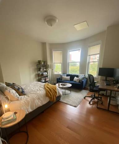 Main picture of 822 Huntington Ave