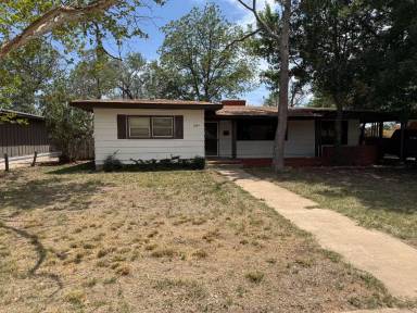 Main picture of 2407 33rd St