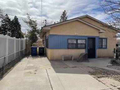 Main picture of 206 Montano Rd NW