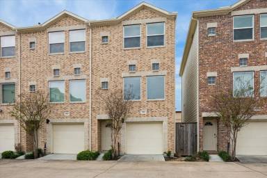 Main picture of 8705 Bryam