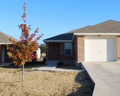 Main picture of 913 Maplewood St
