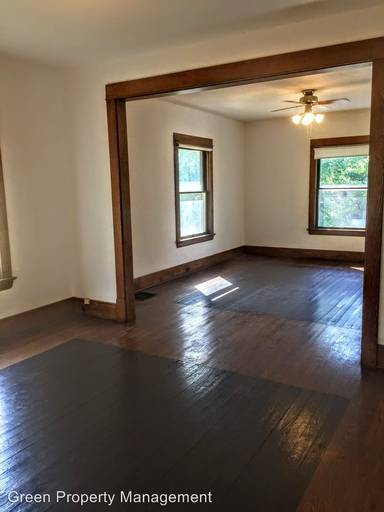 Main picture of 1016 Fremont Ave NW