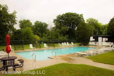 Main picture of 9500 N Green Bay Rd
