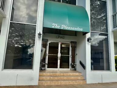 Main picture of 1710 Punahou St