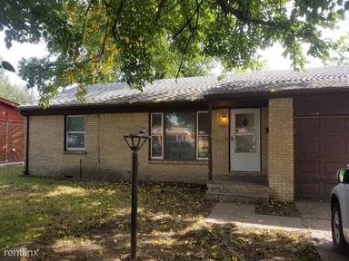 Main picture of 1321 E Catalina St