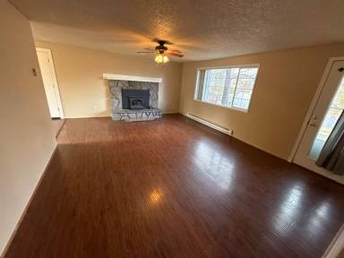 Main picture of 1239 NE Watson Dr