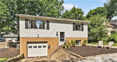 Main picture of 126 Oneida Pl