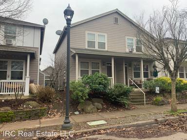 Main picture of 21958 NE Chinook Way