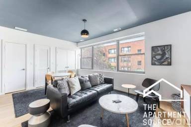 Main picture of 1219 W Gunnison St