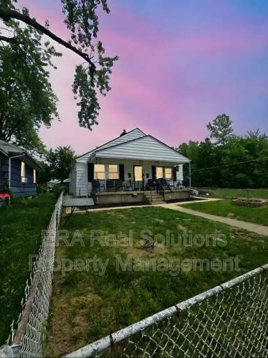 Main picture of 1496 E 22nd Ave