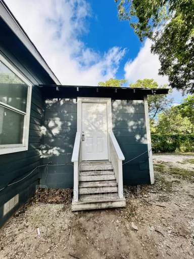 Main picture of 1211 Hammond Ave