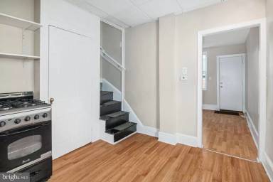 Main picture of 430 E Flora St
