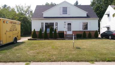 Main picture of 922 E 214th St