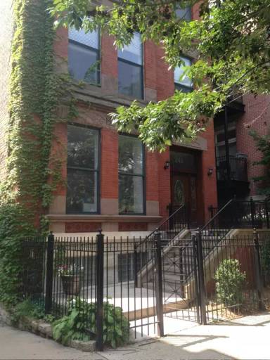 Main picture of 245 W Scott St