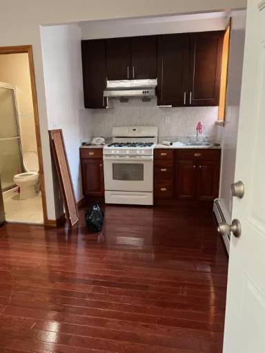 Main picture of 210 Avenue T