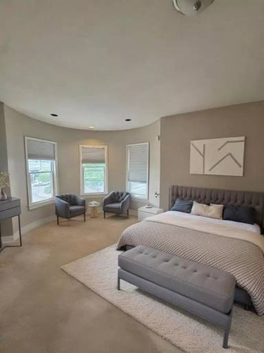 Main picture of 18 Hyde Park Ave