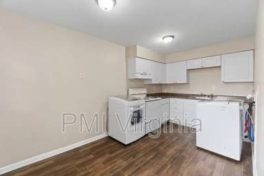 Main picture of 2414 Courtney Ave