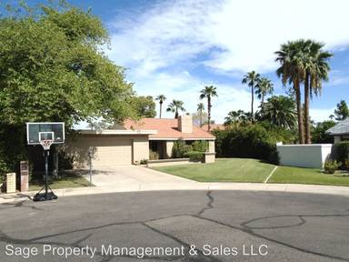 Main picture of 8547 N Woodland Ct