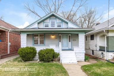 Main picture of 3225 Grand Ave