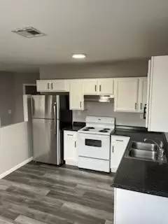 Main picture of 704 W Simmons Rd