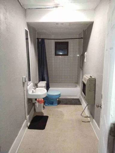 Main picture of 215 Civic St