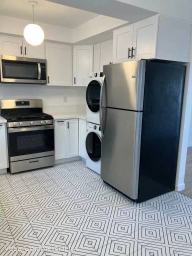Main picture of 5115 Clinton St