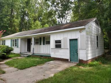 Main picture of 3722 Meadow Ln