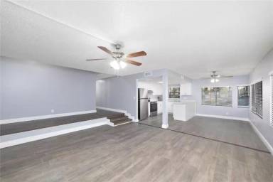 Main picture of 4715 SW 62nd Ave