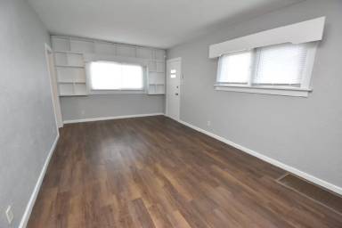 Main picture of 1009 N Merrifield Ave
