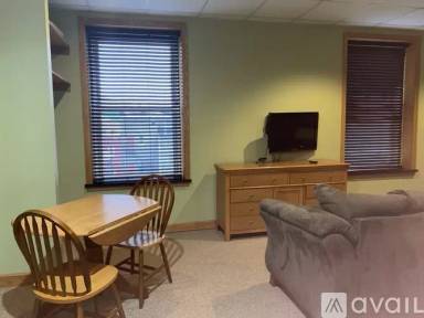 Main picture of 328 Court St