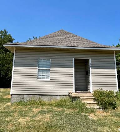 Main picture of 426 E 9th St