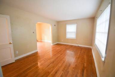 Main picture of 1418 3 1/2 St SE