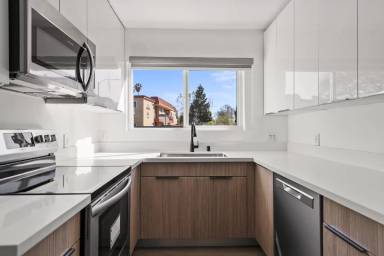 Main picture of 8777 Cadillac Ave