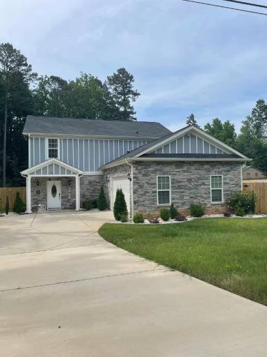 Main picture of 5120 Lakeview Rd