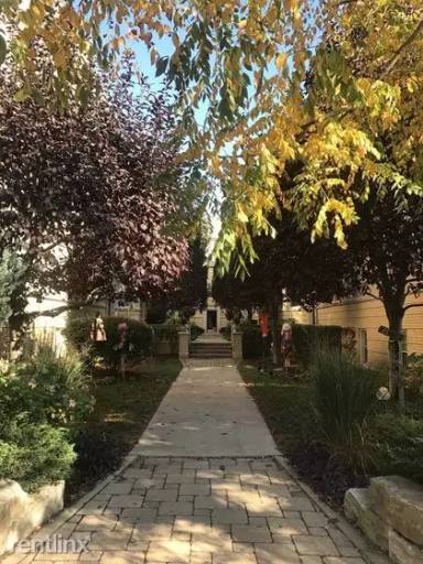 Main picture of 919 Hinman Ave
