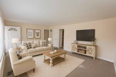 Main picture of 1212 E Columbia St