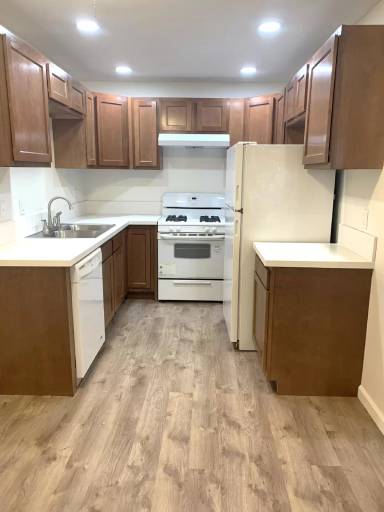 Main picture of 4135 IOWA ST