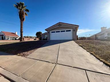 Main picture of 1660 Kyle Ave