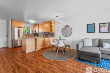 Main picture of 308 River St