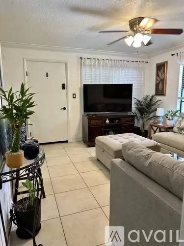 Main picture of 5221 Bayshore Blvd